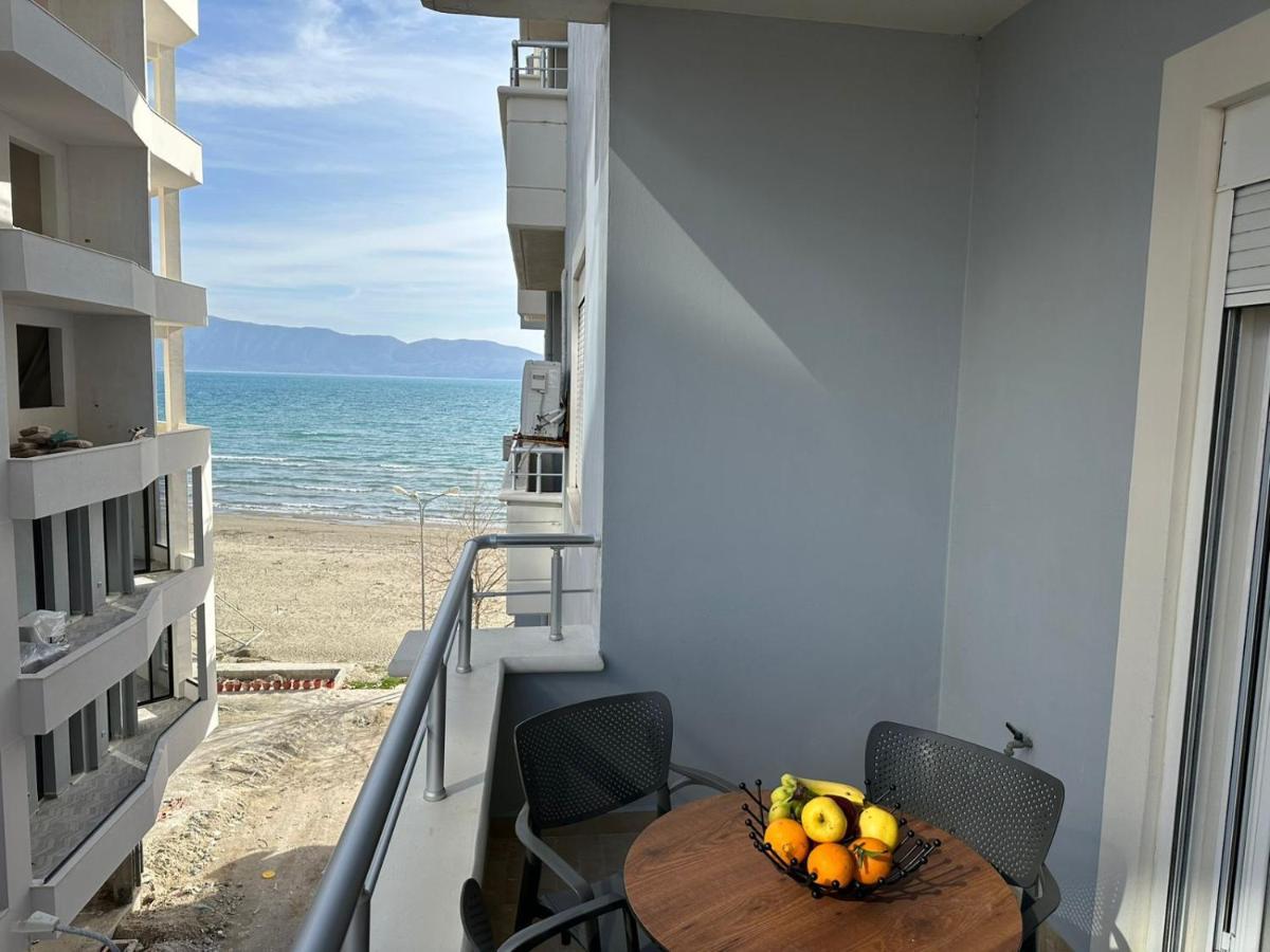 Trea Accomodations - On Private Beach With Sunbed & Umbrella فلورا المظهر الخارجي الصورة